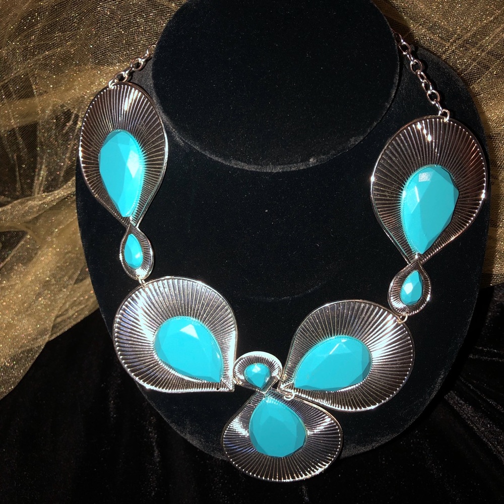 Love fashion - this necklace is for you.